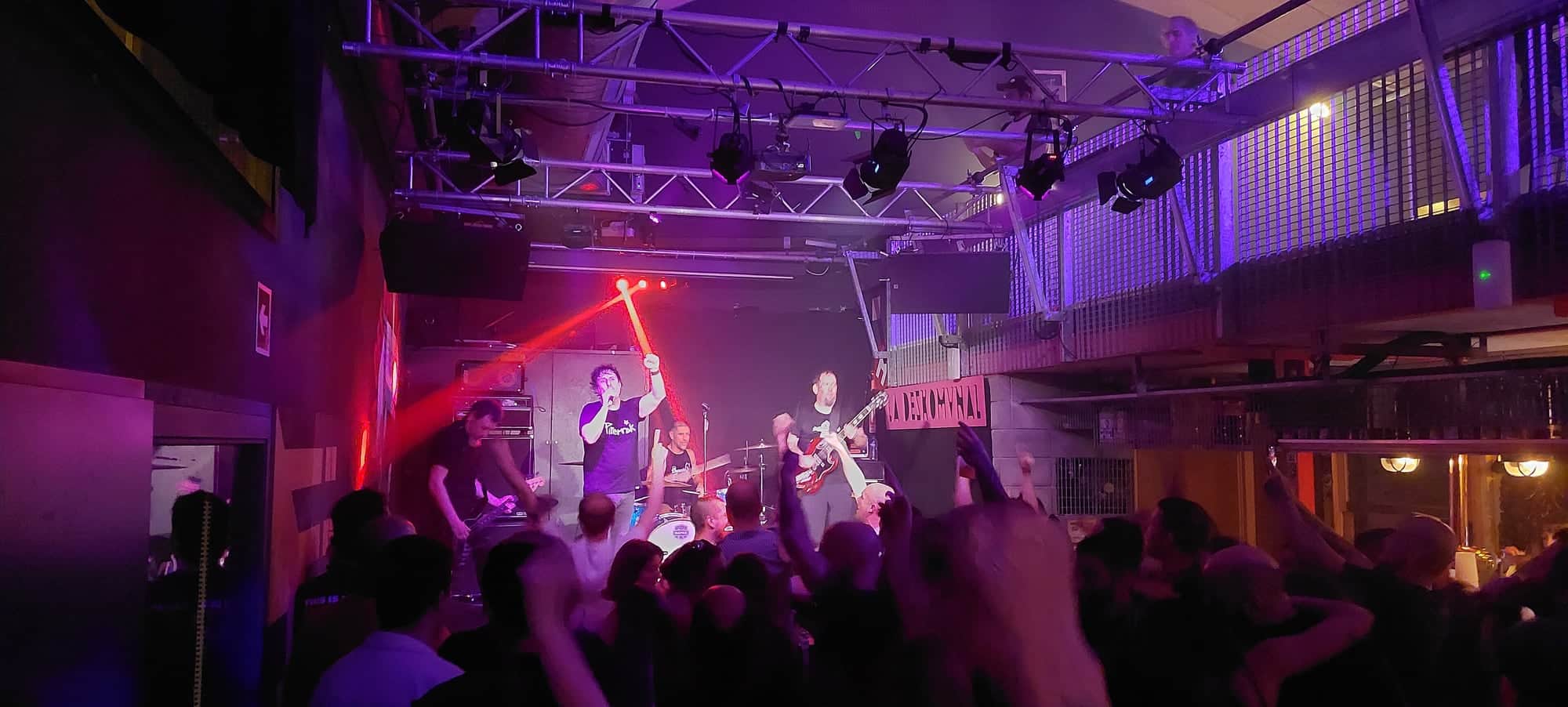Concierto de Leihotikan en la sala La Deskomunal de Sants, Barcelona